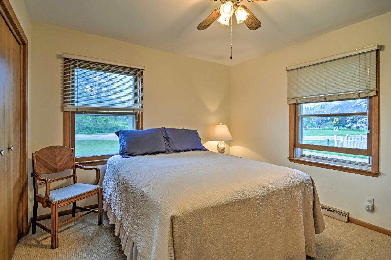 Lake Huron House With Grill And Beach Access! East Tawas المظهر الخارجي الصورة