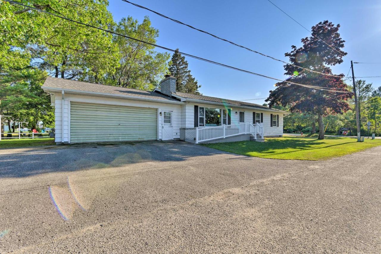 Lake Huron House With Grill And Beach Access! East Tawas المظهر الخارجي الصورة