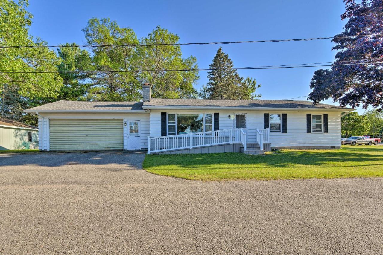 Lake Huron House With Grill And Beach Access! East Tawas المظهر الخارجي الصورة