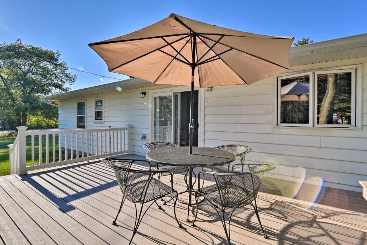 Lake Huron House With Grill And Beach Access! East Tawas المظهر الخارجي الصورة