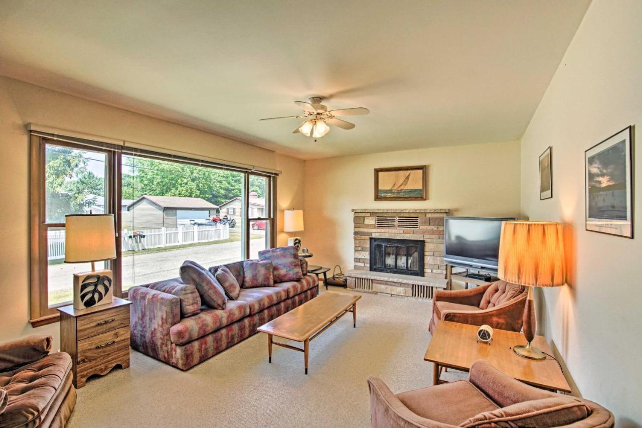 Lake Huron House With Grill And Beach Access! East Tawas المظهر الخارجي الصورة